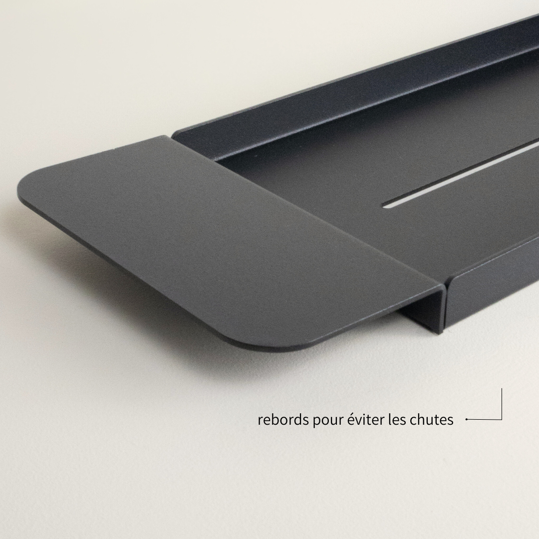 table de baignoire design en aluminium inoxydable pour de vrais moments de détente avec rebords pour éviter les chutes d'objet
