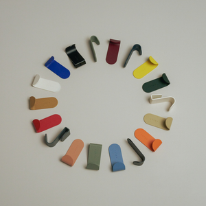 patère porte serviette ou torchon design et coloré fixable au mur sans perçage