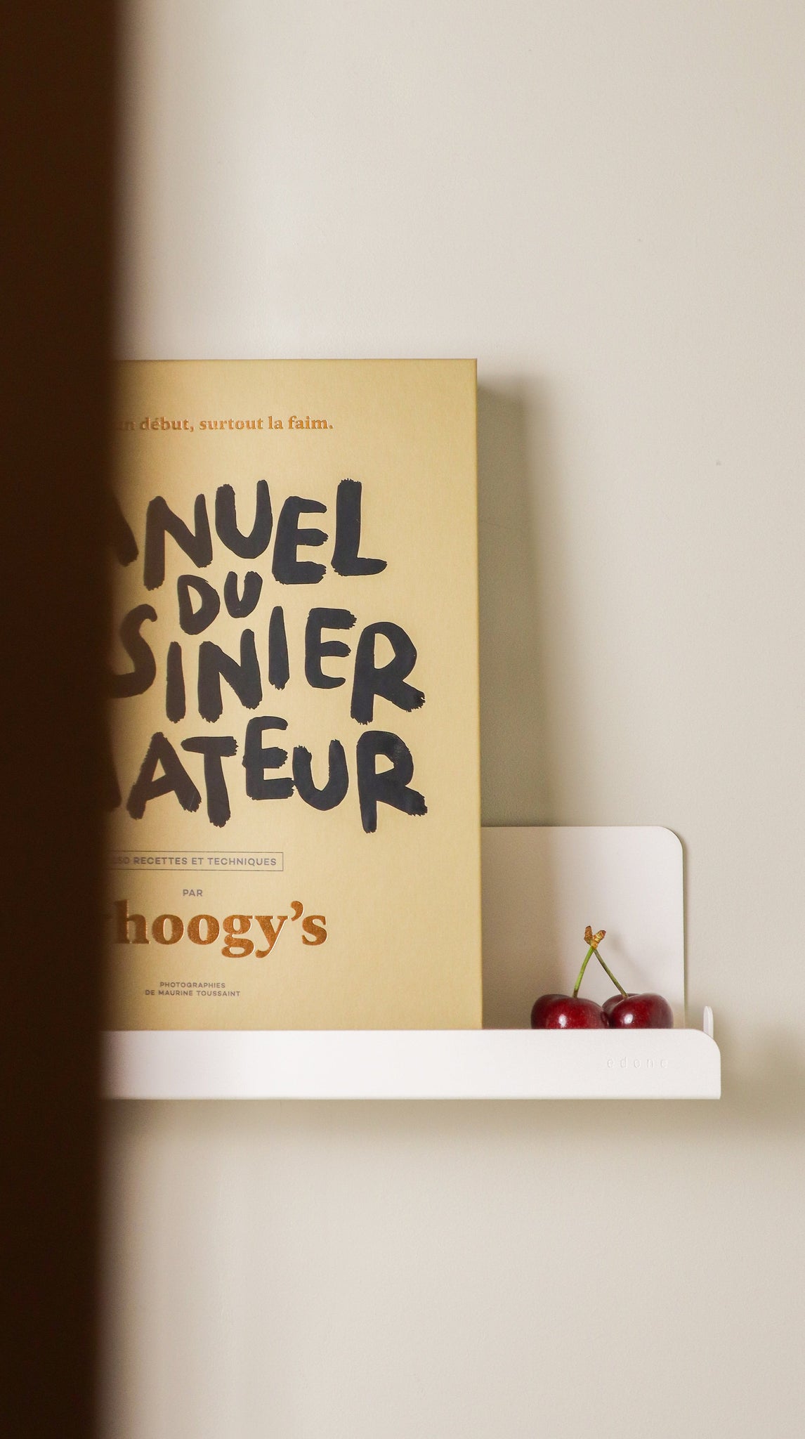 étagère de douche ou de cuisine ouverte pour poser accessoires du quotidien